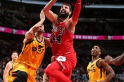 LOL决赛-十分激烈，揭幕战惨败，改写历史的简单介绍