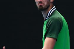 英雄联盟总决赛-戴维斯杯完胜澳网，梅德韦杰夫惊艳四座