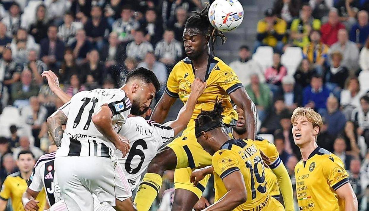 那不勒斯主场战胜乌迪内斯，重返欧冠区