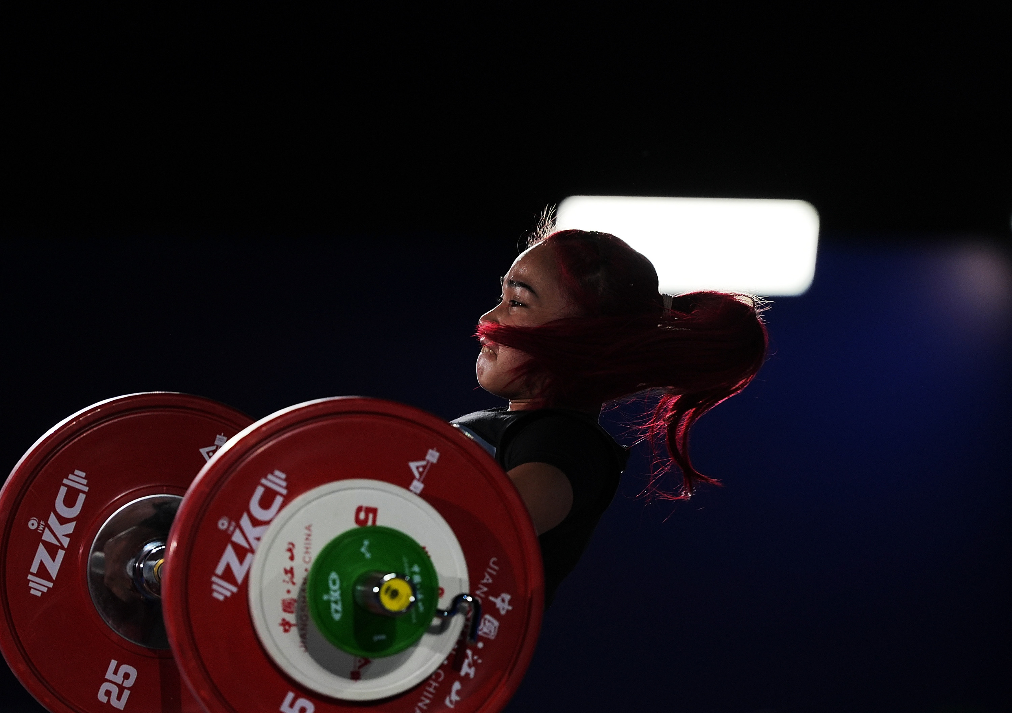 加拿大女子举重选手创造新记录夺冠 加拿大女子举重选手创造新记录夺冠