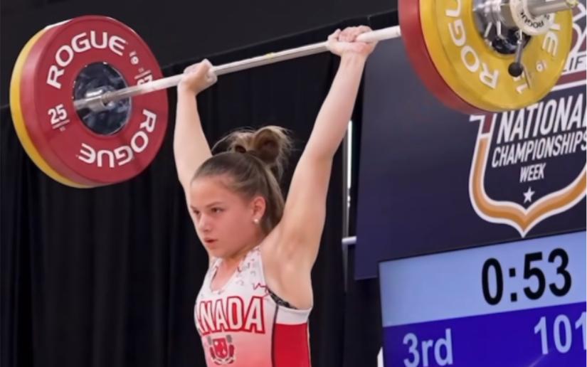 加拿大女子举重选手创造新记录夺冠 加拿大女子举重选手创造新记录夺冠