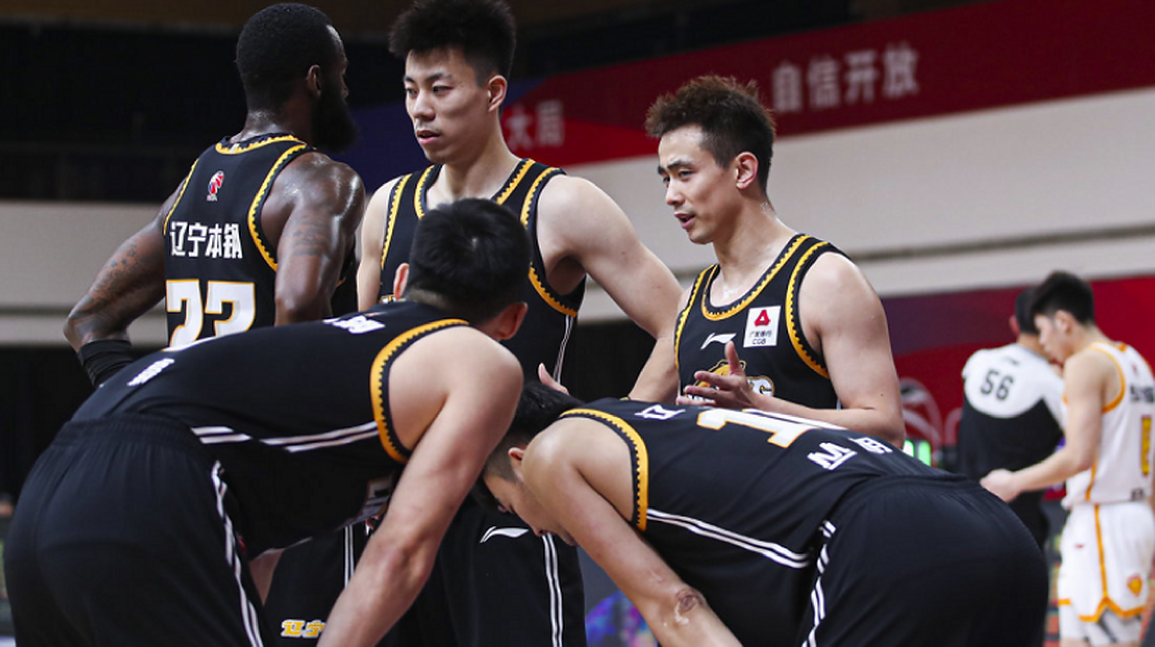 深圳男篮告捷,河南队遭逆转 深圳男篮告捷,河南队遭逆转