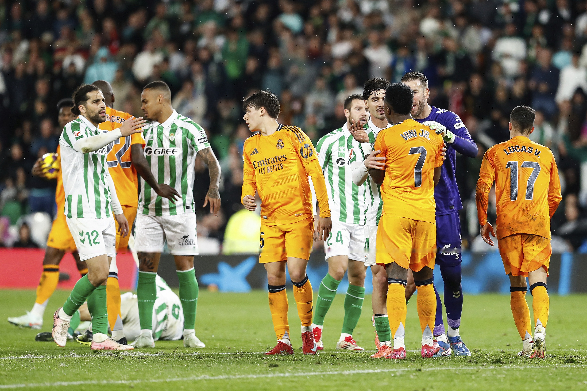 巴塞罗那大将因伤缺席对阵贝蒂斯的比赛 巴塞罗那大将因伤缺席对阵贝蒂斯的比赛