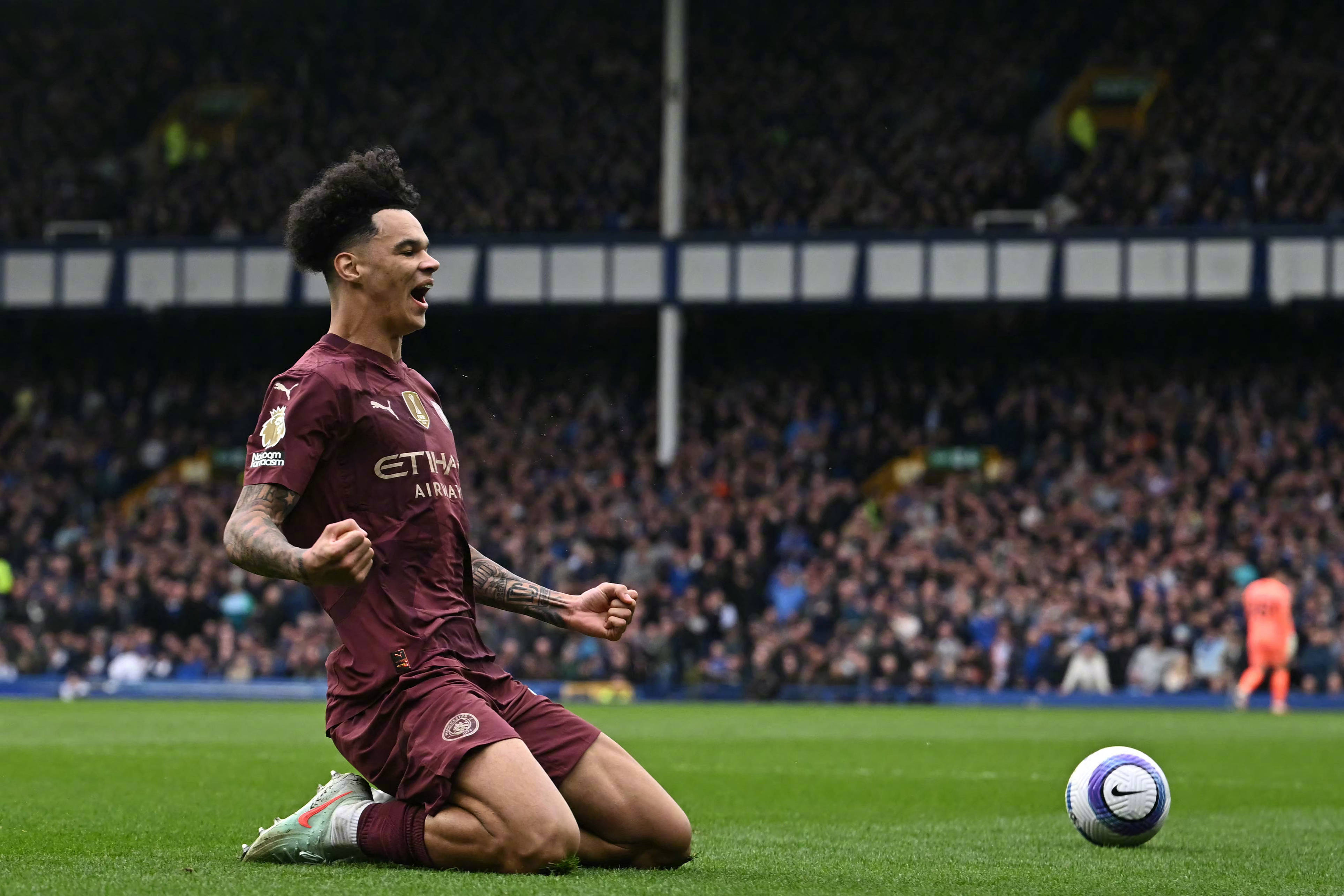 关于曼城客场大胜阿尔克马,保持英超榜首的信息 关于曼城客场大胜阿尔克马,保持英超榜首的信息