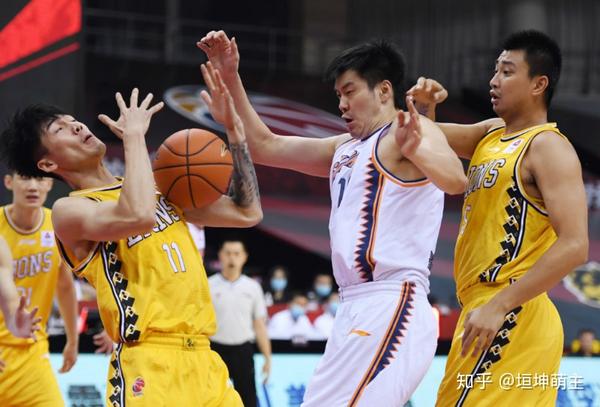 雄鹿绝杀福建队,胡金秋惊艳四座 雄鹿绝杀福建队,胡金秋惊艳四座