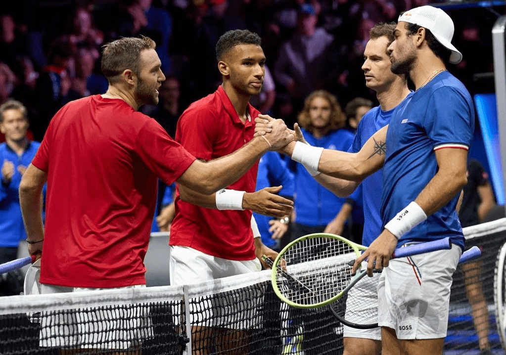 温网鏖战拉沃尔杯，德约科维奇带队取胜