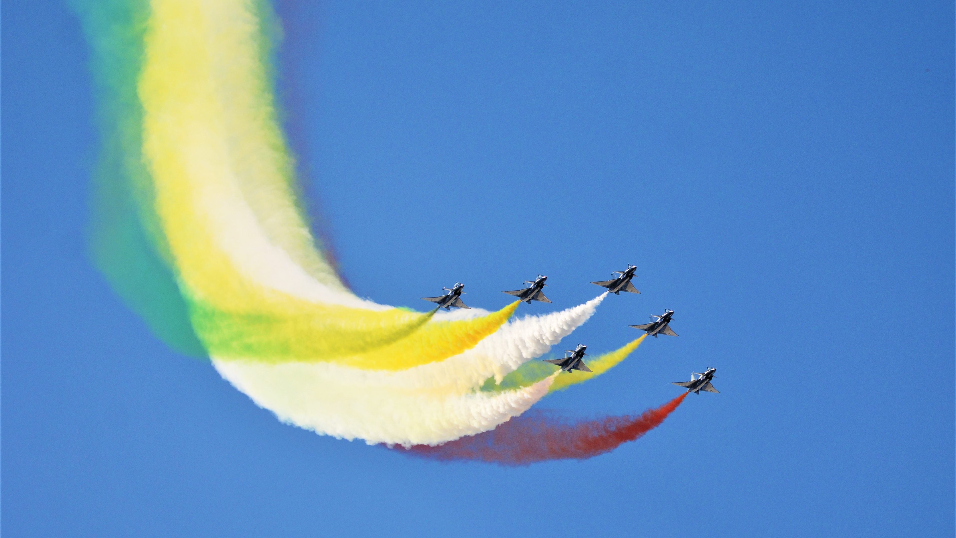 跨界制胜,约基奇的智慧点燃F1年度争冠之夜