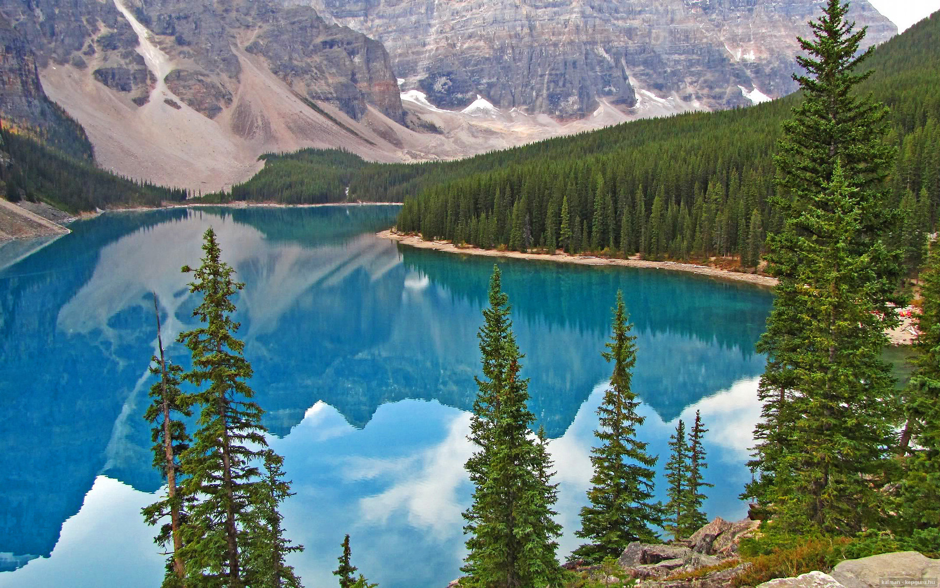 双星闪耀，基耶萨战术革命与瑞典关键战突围，预示全球足球新格局